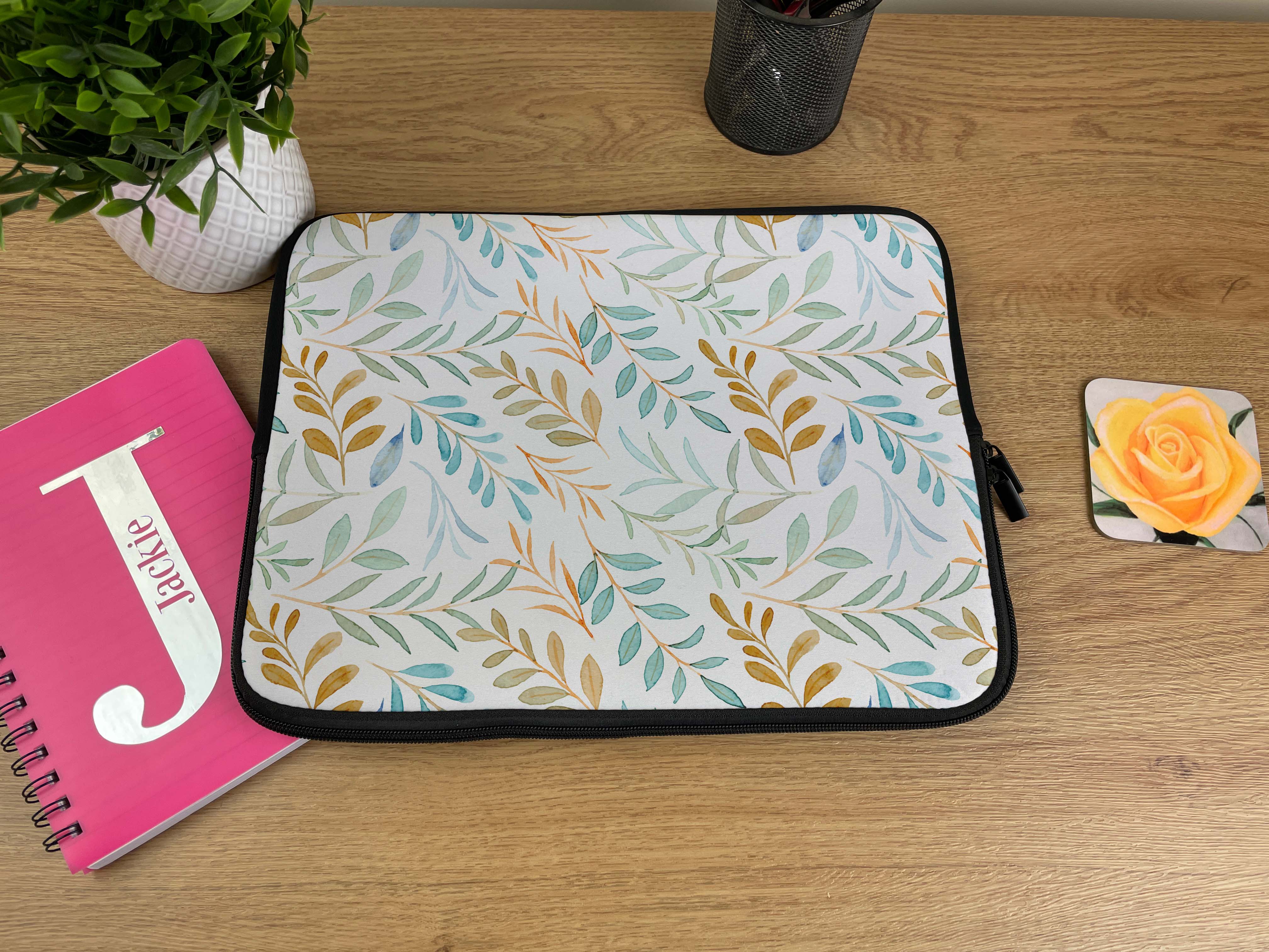 Laptop Sleeve with Plant Leaves Design